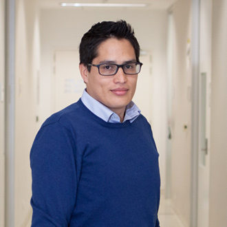 Dr Roberto Enrique Azcui Aparicio